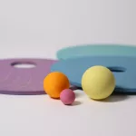 GRIMM'S & STAPELSTEIN 2025 – DISCURI ȘI BILE, NUANȚE RECE PASTEL