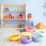 GRIMM'S & STAPELSTEIN 2025 – DISCURI ȘI BILE, NUANȚE RECE PASTEL