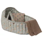 MAILEG JÁTÉKBABA MÓZESKOSÁR, KÉK